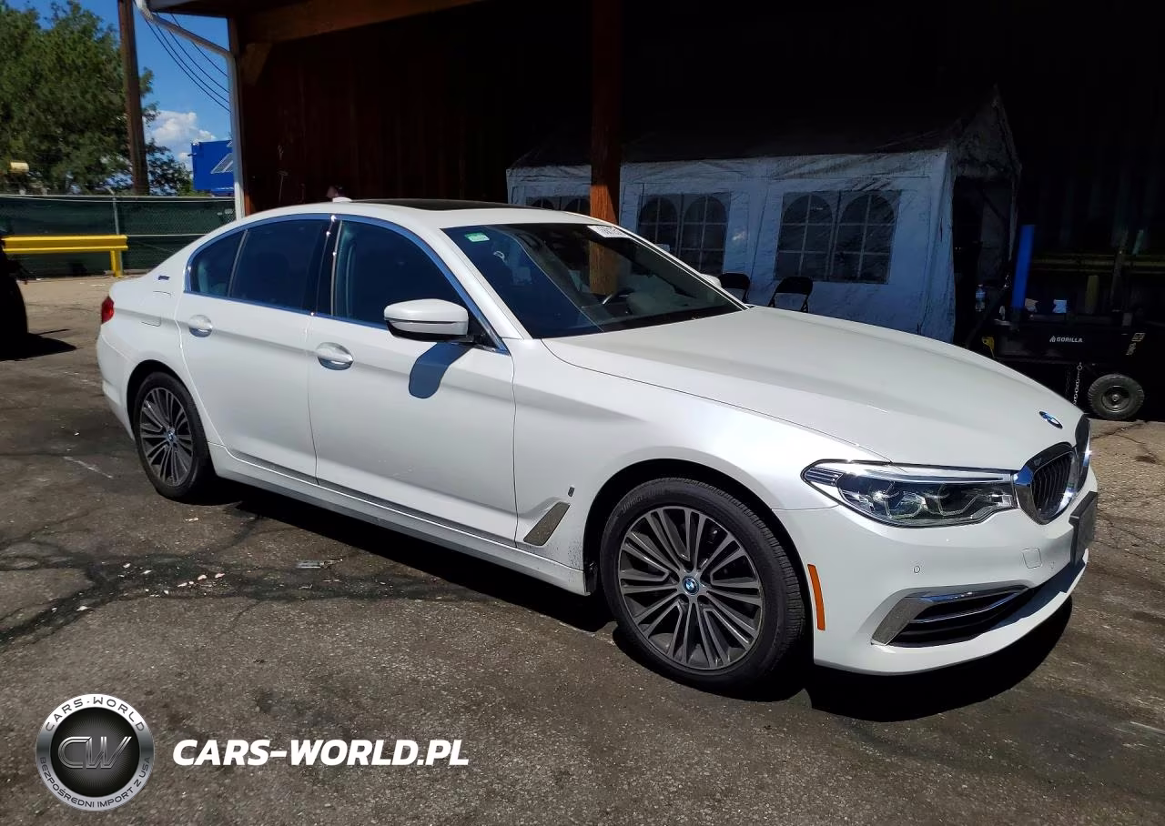 2019 BMW 530Xe VIN:WBAJB1C5XKB376804 - 4