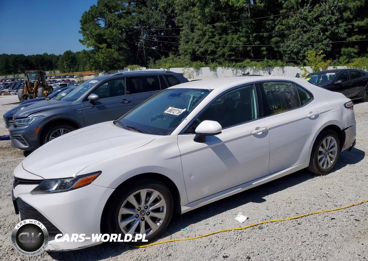 2019 Toyota Camry Le – zdjęcie 1 z 12