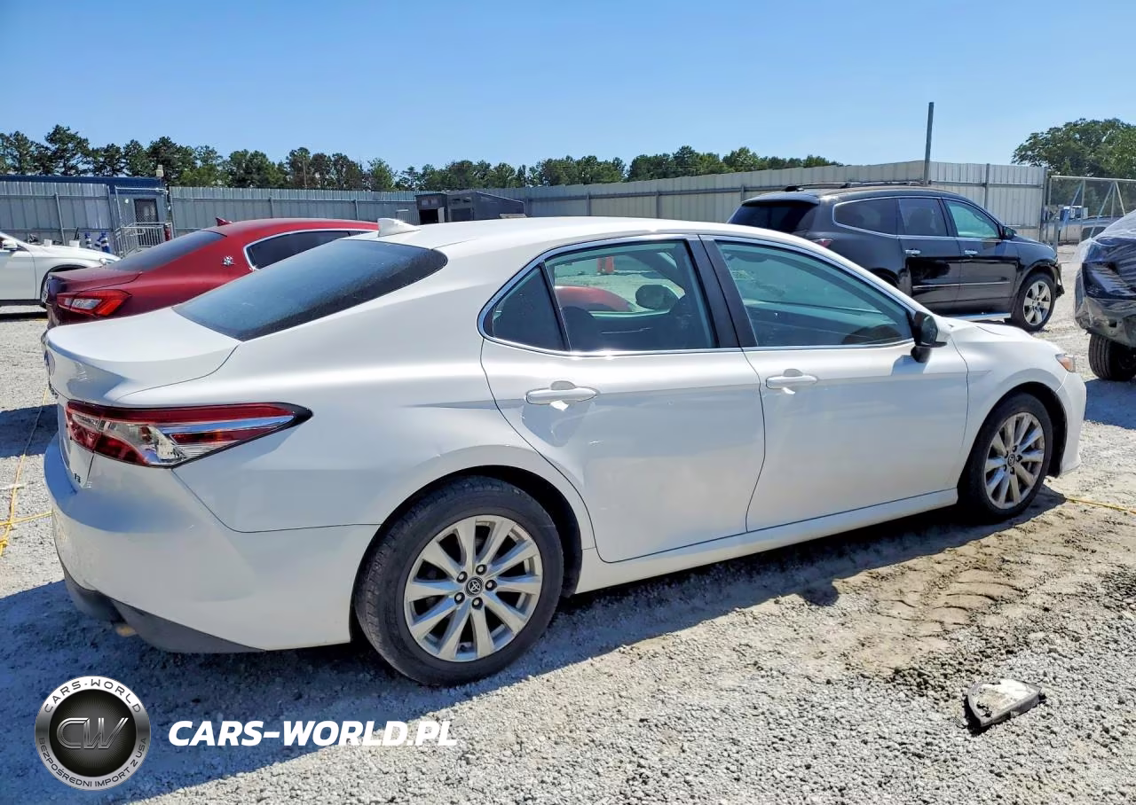 2019 Toyota Camry Le VIN:4T1B11HK0KU253232 - 3