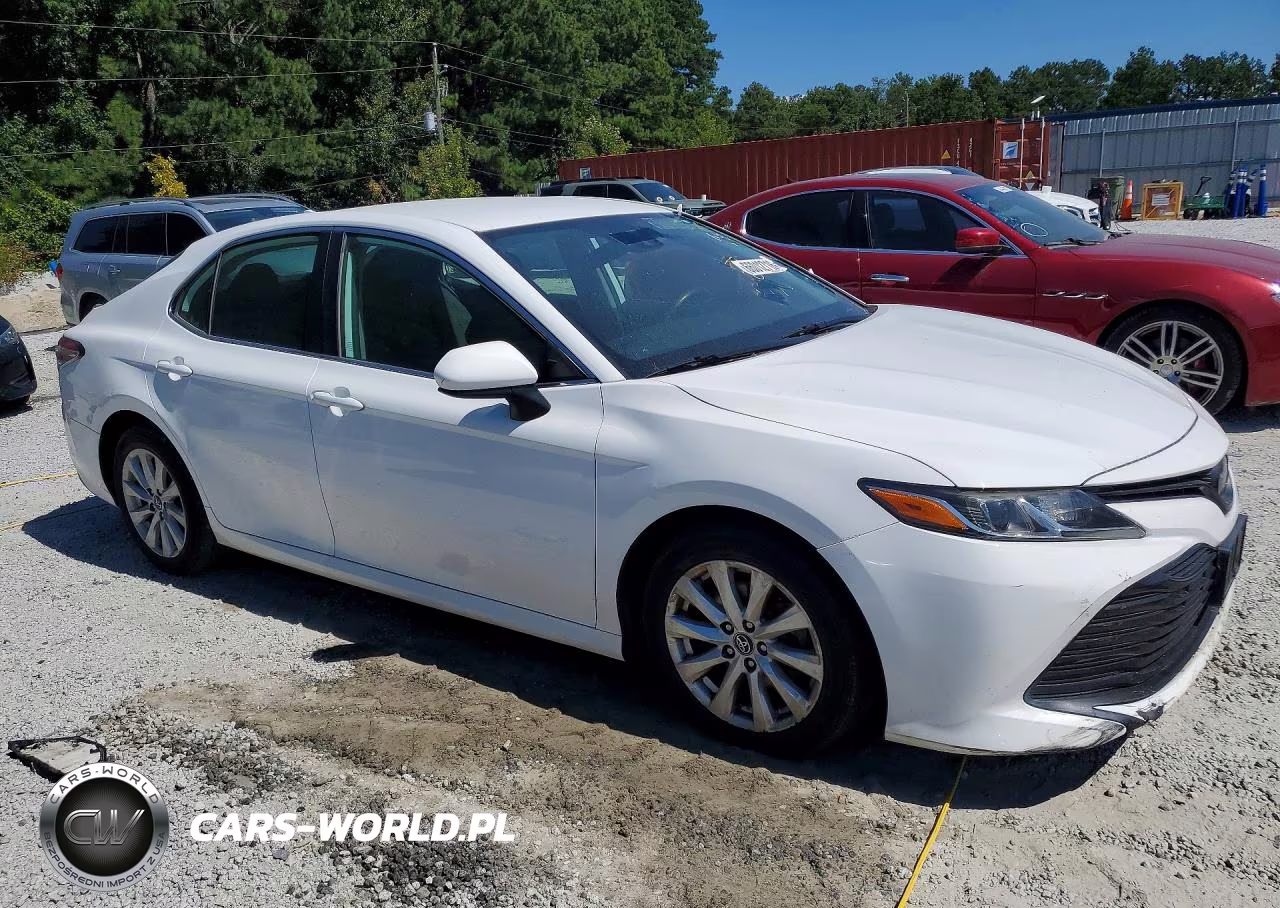 2019 Toyota Camry Le VIN:4T1B11HK0KU253232 - 4