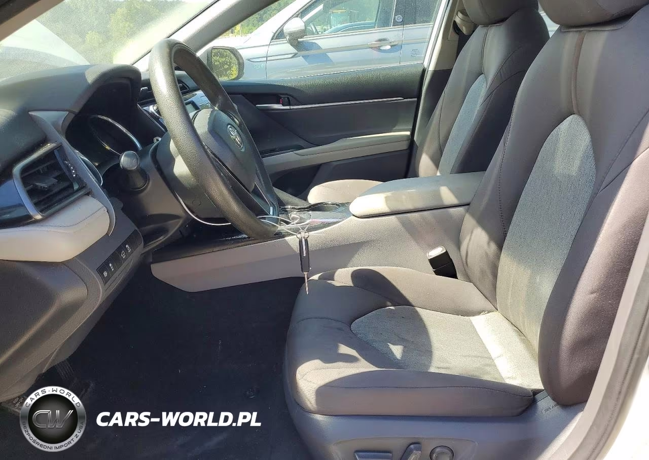 2019 Toyota Camry Le VIN:4T1B11HK0KU253232 - 7