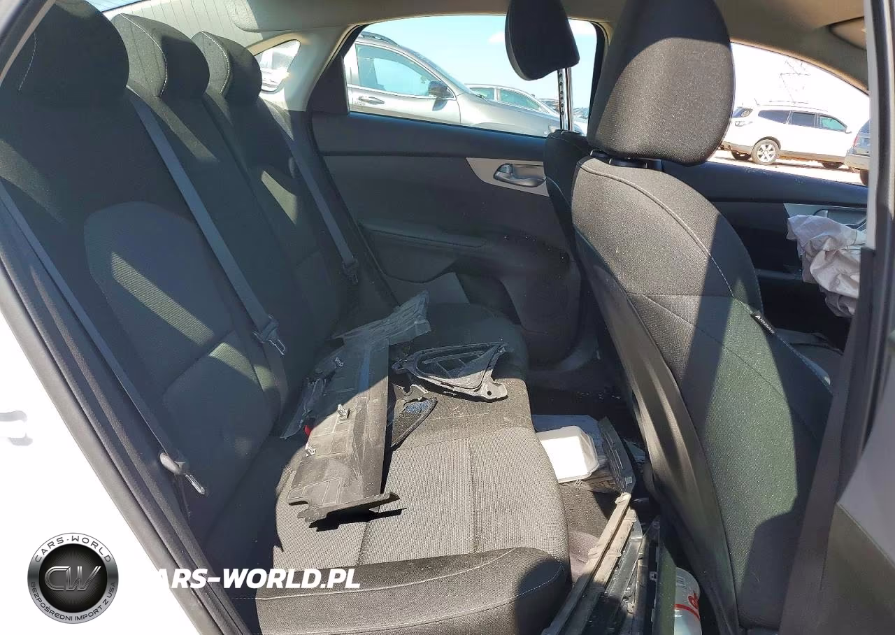 2024 Kia Forte Lxs VIN:3KPF24AD6RE739309 - 10