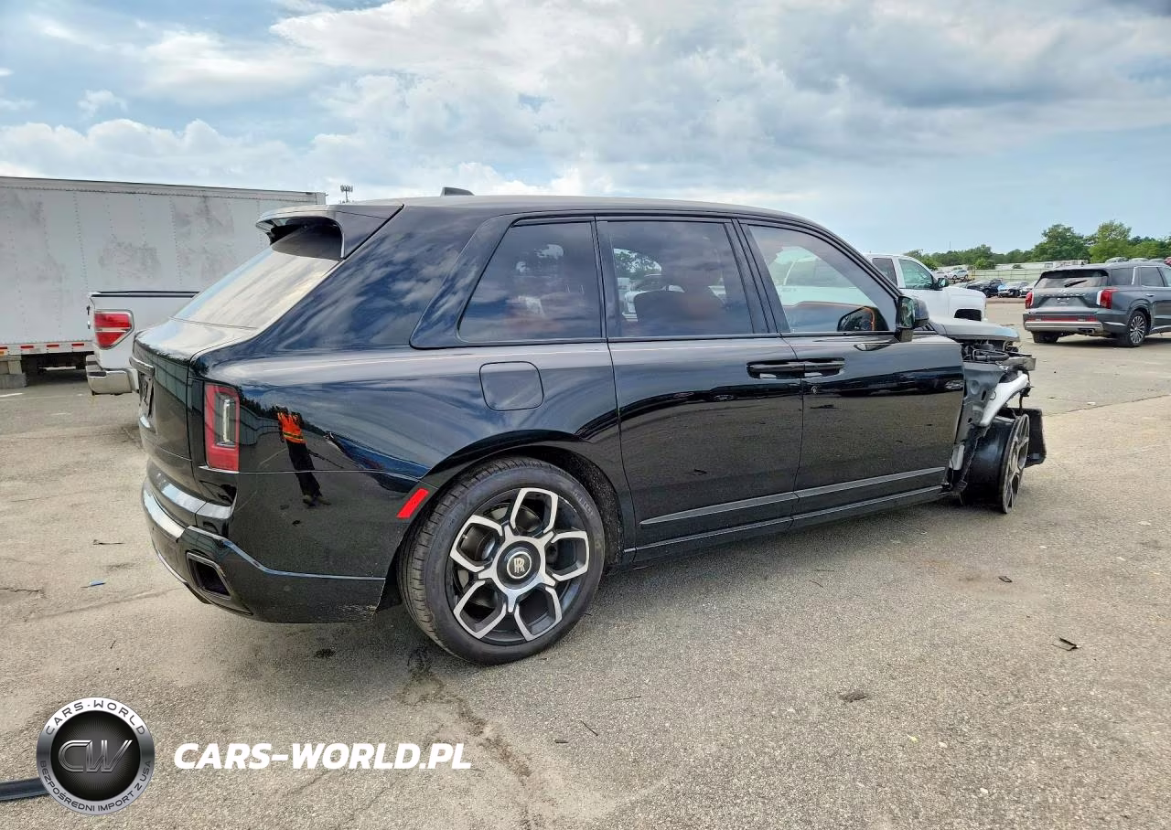 2025 Rolls-Royce Cullinan Black Badge VIN:SLA43HA0XSU228029 - 3
