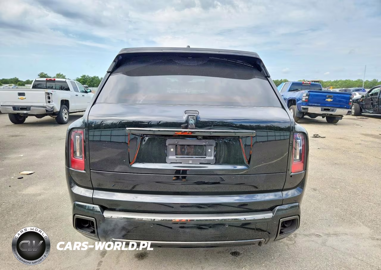 2025 Rolls-Royce Cullinan Black Badge VIN:SLA43HA0XSU228029 - 6