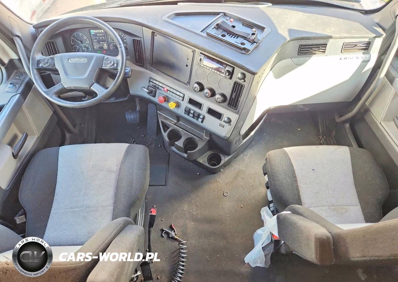 2021 Freightliner Cascadia 126 VIN:1FUJHHDV1MLMJ1180 - 8