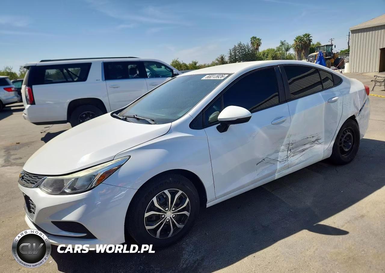 2017 Chevrolet Cruze Ls Auto – zdjęcie 1 z 12