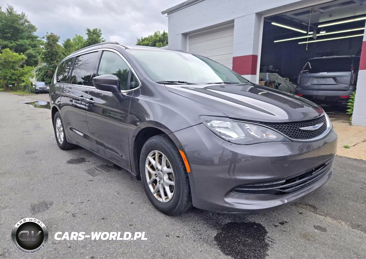 2020 Chrysler Voyager Lxi