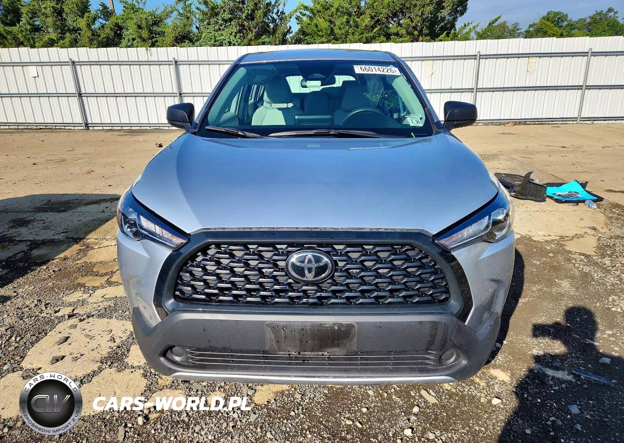 2025 Toyota Corolla Cross L VIN:7MUAAABG9SV121553 - 5