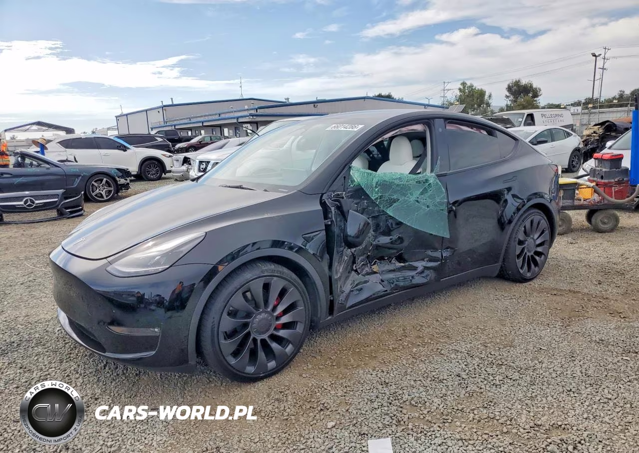 2023 Tesla Model Y VIN:7SAYGDEF0PF757868 - 1