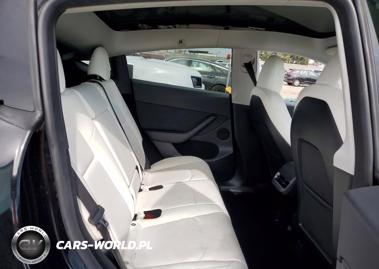 2023 Tesla Model Y VIN:7SAYGDEF0PF757868 - 11