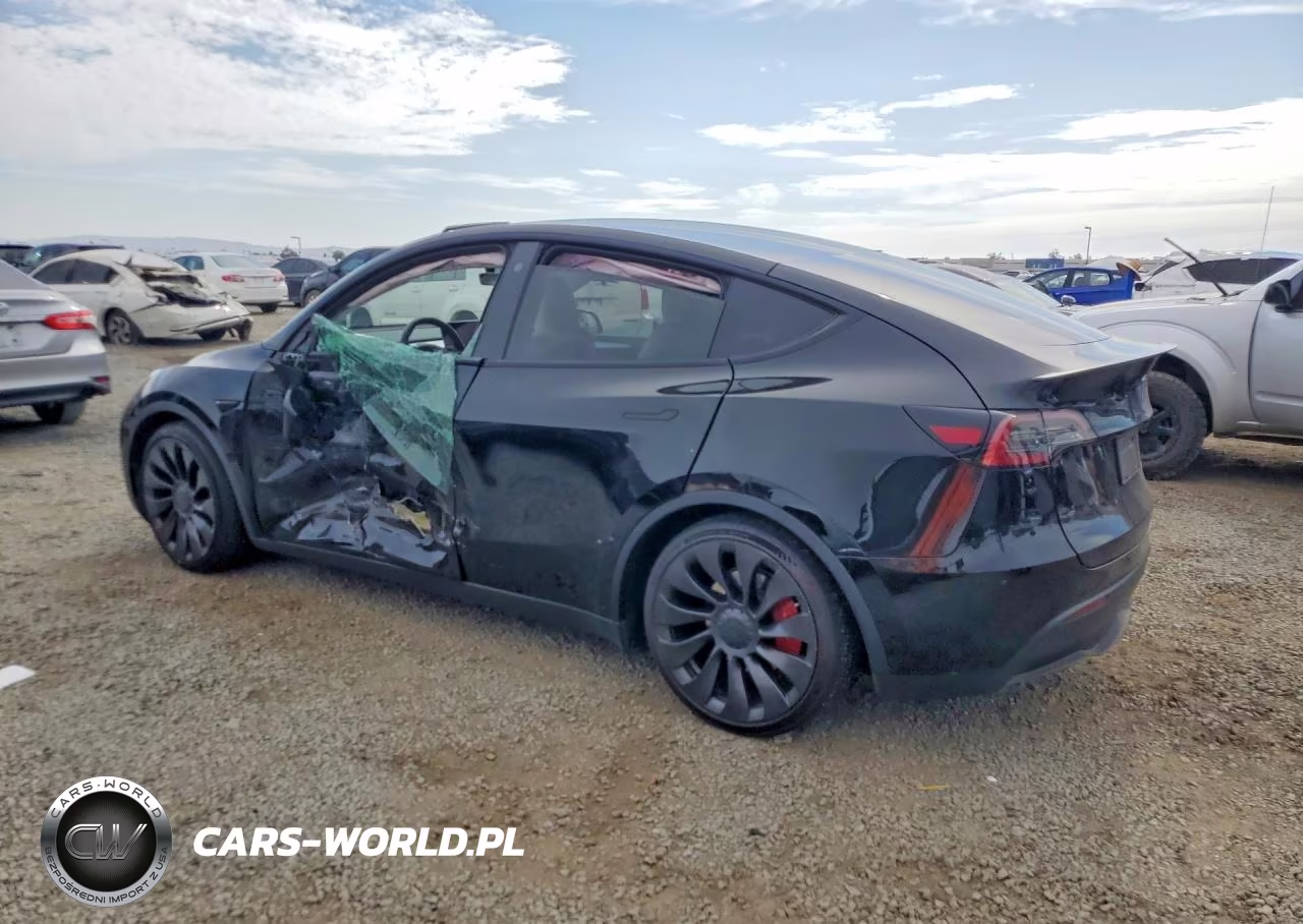2023 Tesla Model Y VIN:7SAYGDEF0PF757868 - 2