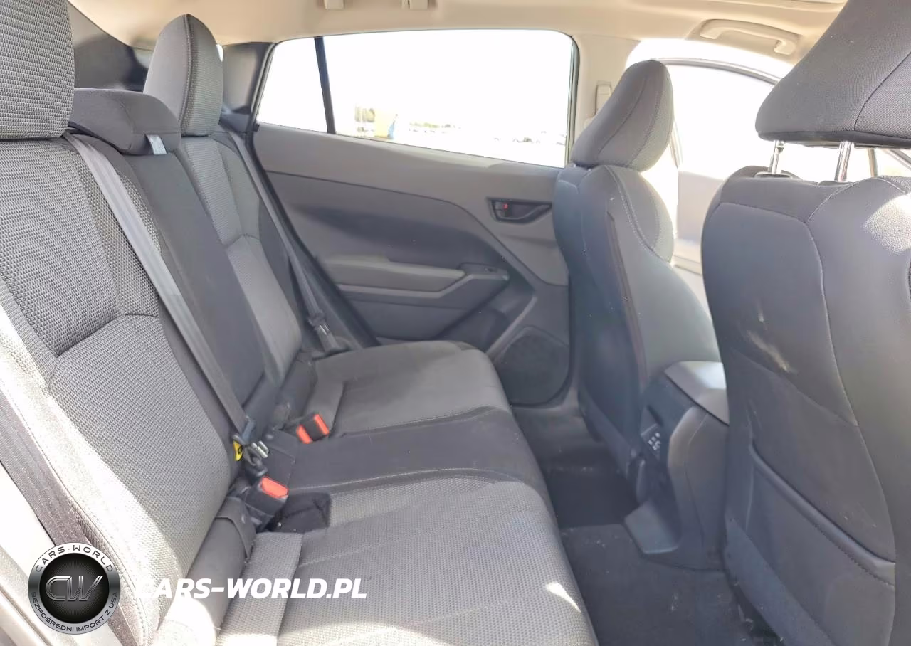 2024 Subaru Crosstrek Premium VIN:JF2GUADCXR8337403 - 10