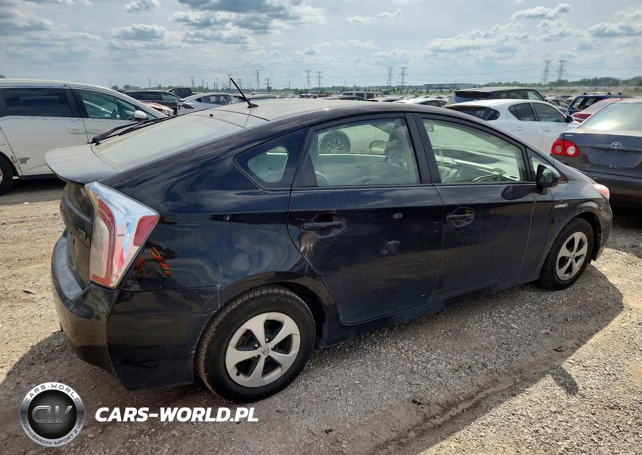 2014 Toyota Prius Two VIN:JTDKN3DU1E1750520 - 3