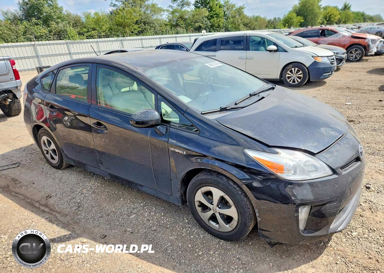 2014 Toyota Prius Two VIN:JTDKN3DU1E1750520 - 4