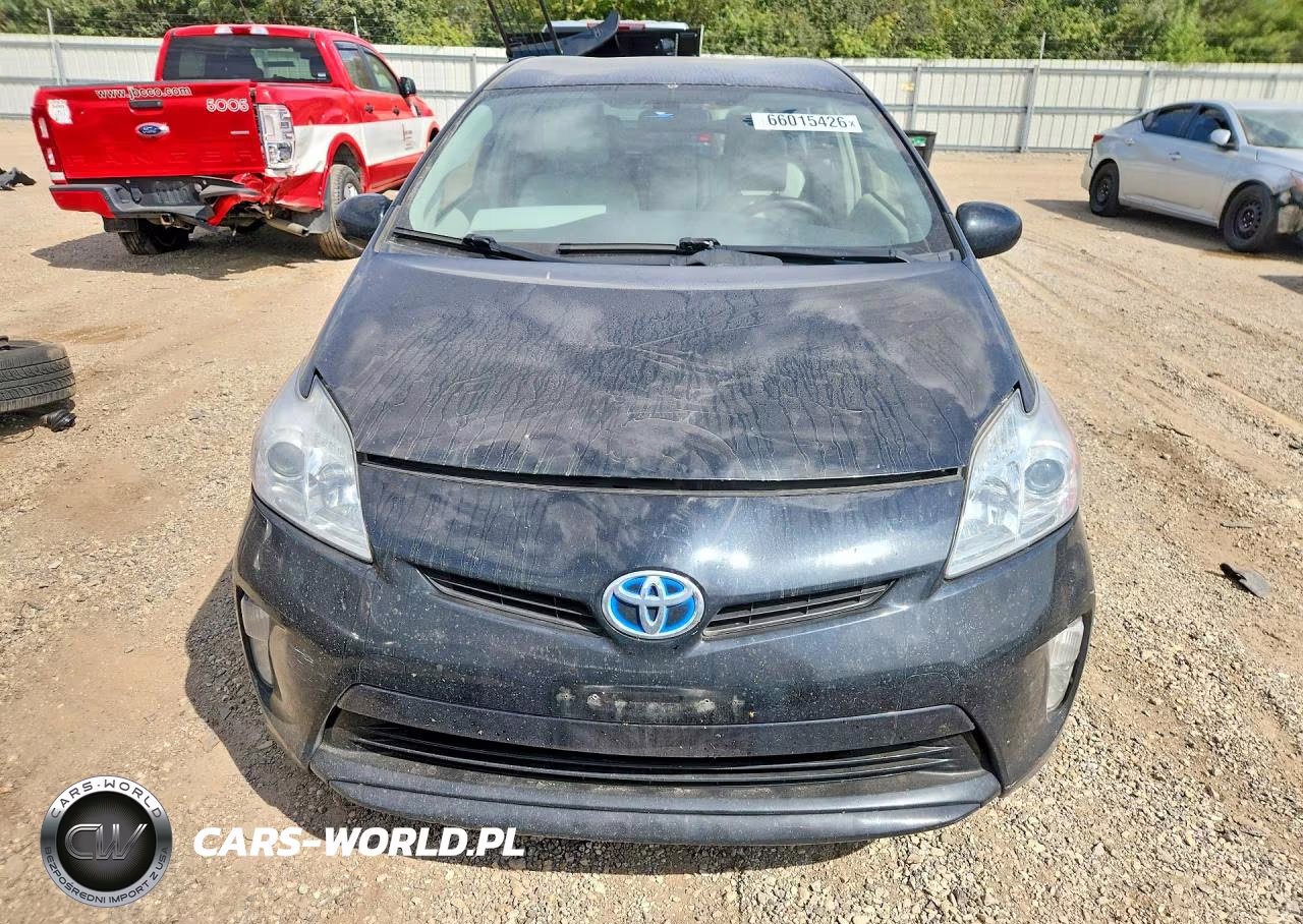 2014 Toyota Prius Two VIN:JTDKN3DU1E1750520 - 5