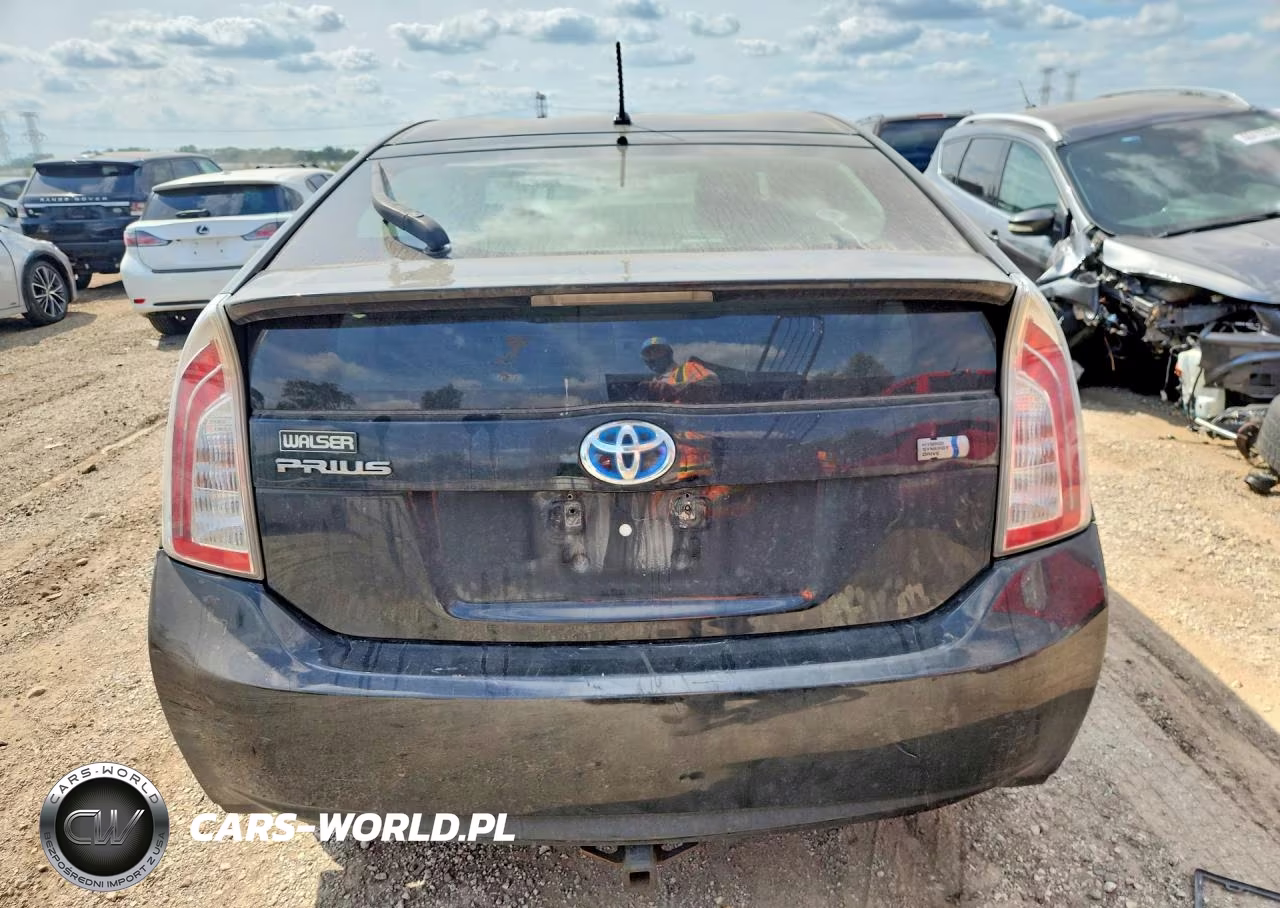 2014 Toyota Prius Two VIN:JTDKN3DU1E1750520 - 6