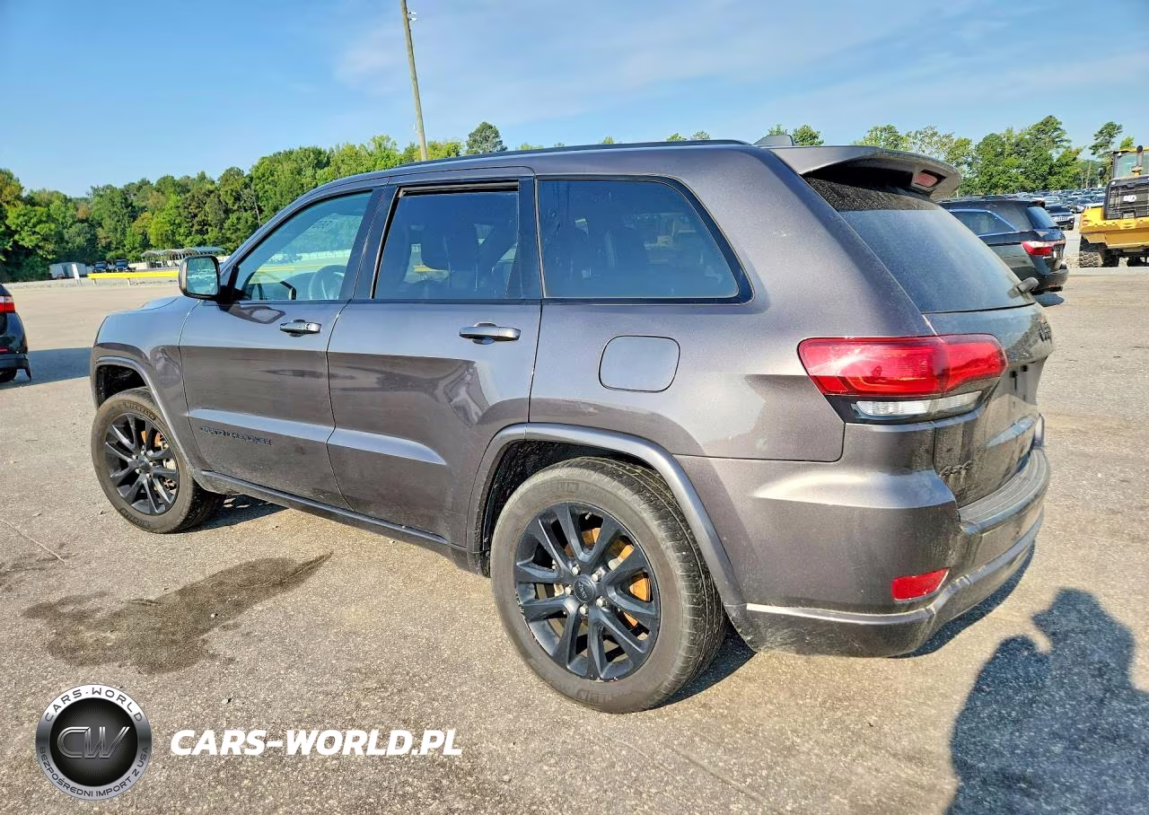 2018 Jeep Grand Cherokee Laredo VIN:1C4RJFAG3JC227928 - 2