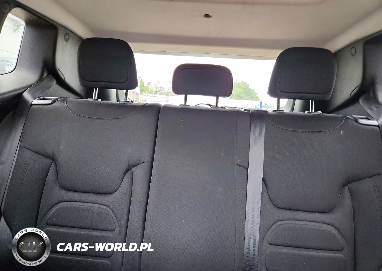2017 Jeep Renegade Latitude VIN:ZACCJBBB4HPG25690 - 10