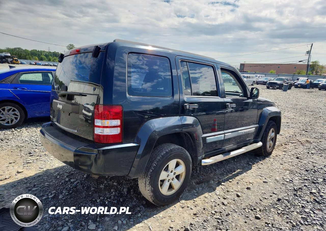 2010 Jeep Liberty Sport VIN:1J4PN2GK7AW101046 - 3