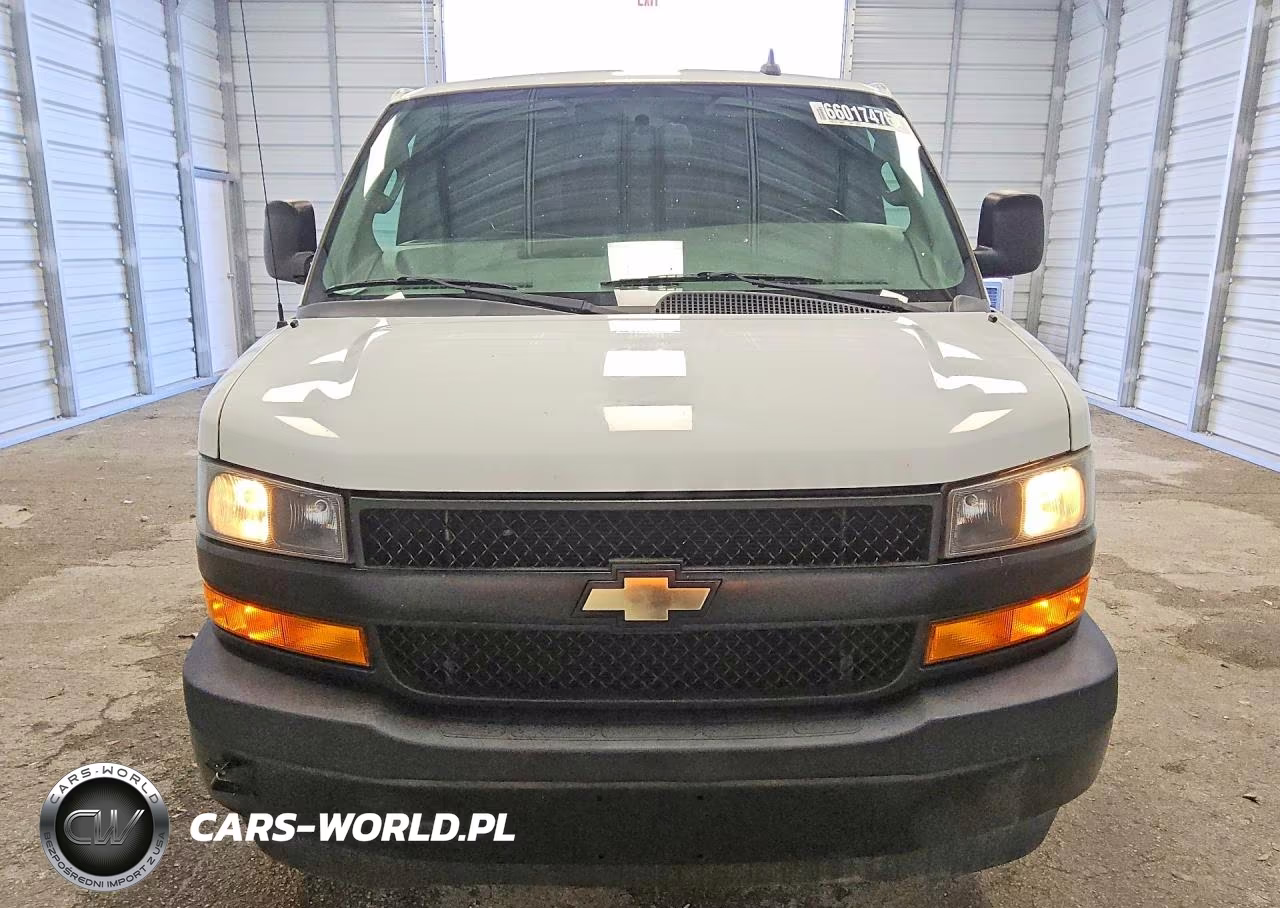 2018 Chevrolet Express G2500 VIN:1GCWGAFP5J1227681 - 5