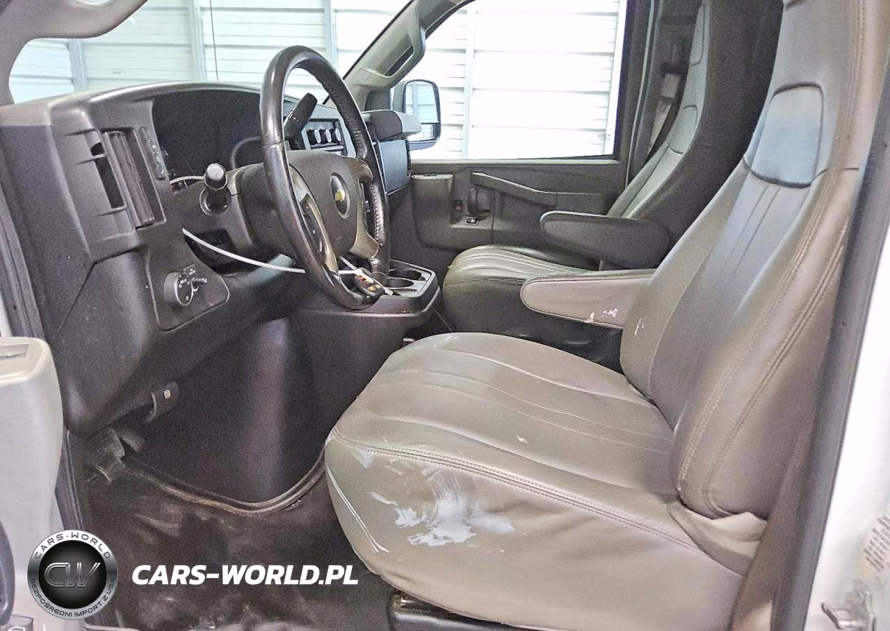 2018 Chevrolet Express G2500 VIN:1GCWGAFP5J1227681 - 7