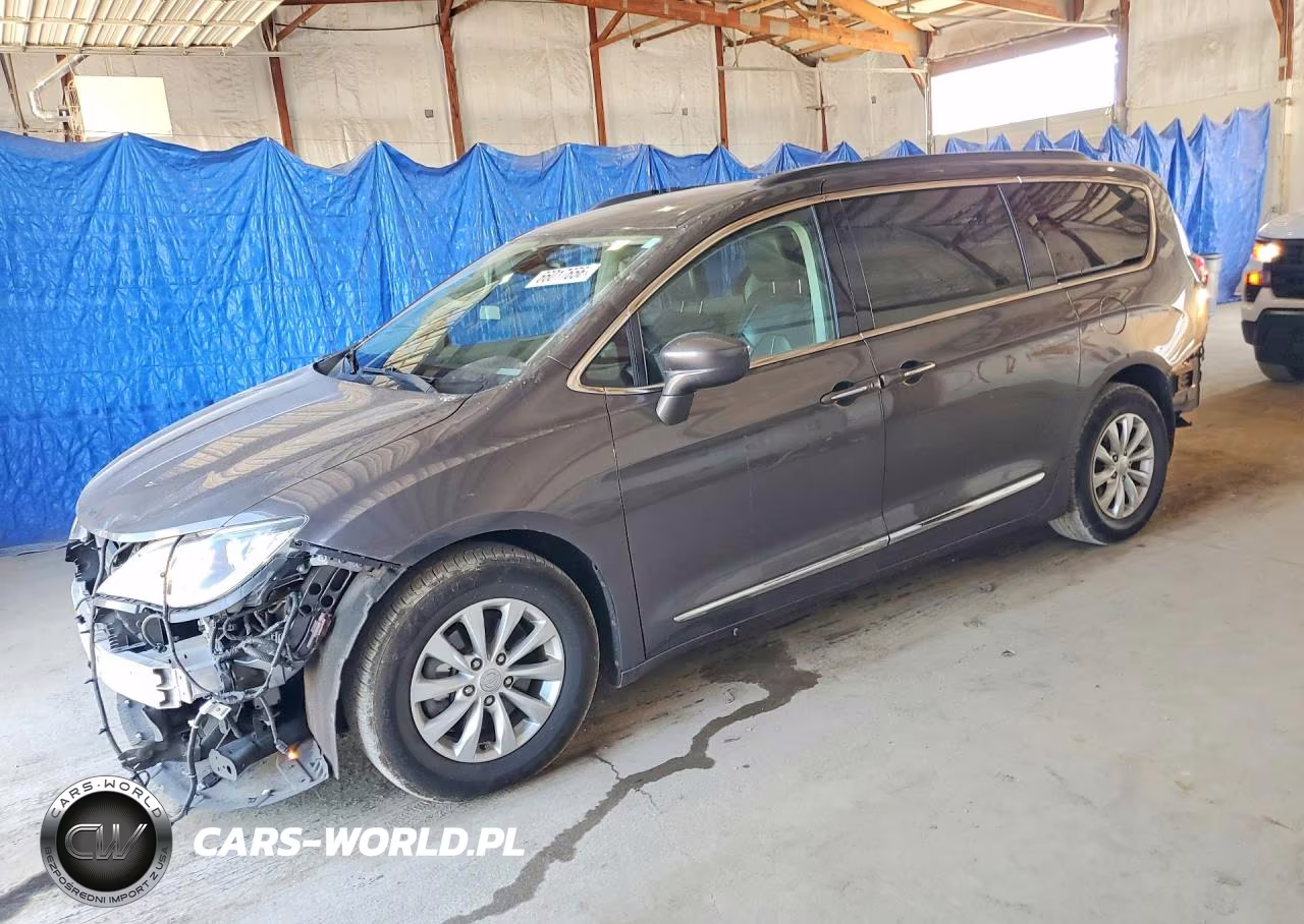 2017 Chrysler Pacifica Touring L – zdjęcie 1 z 13