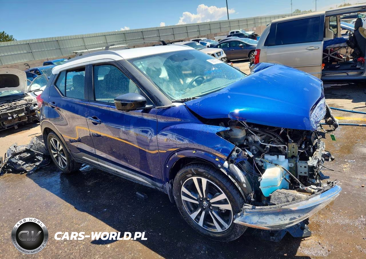 2018 Nissan Kicks Sr VIN:3N1CP5CU9JL541429 - 4