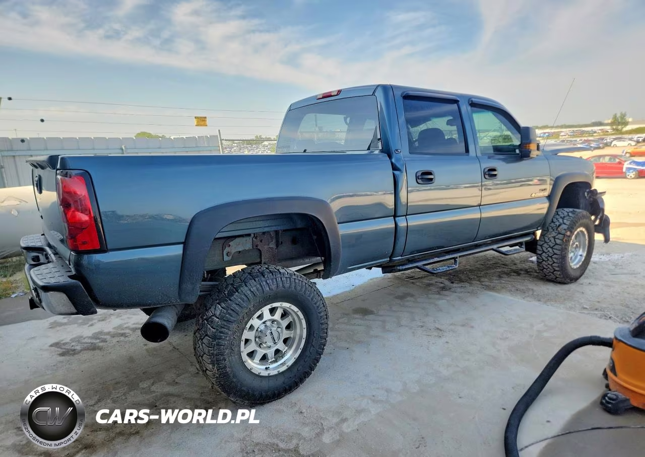 2007 Chevrolet Silverado K2500 Heavy Duty VIN:1GCHK23D17F194021 - 3