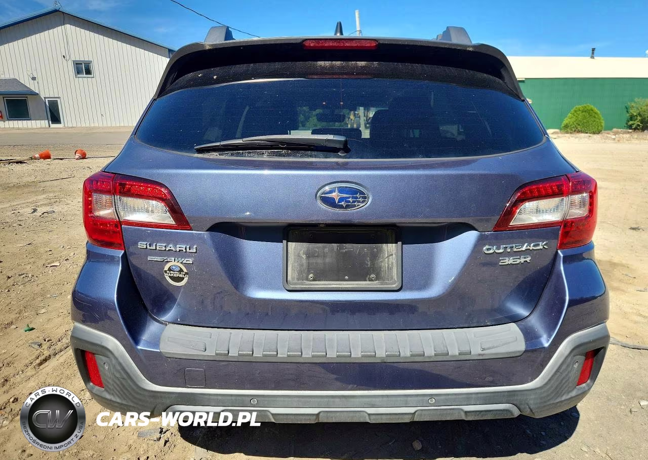 2018 Subaru Outback 3.6R Limited VIN:4S4BSENCXJ3358012 - 6