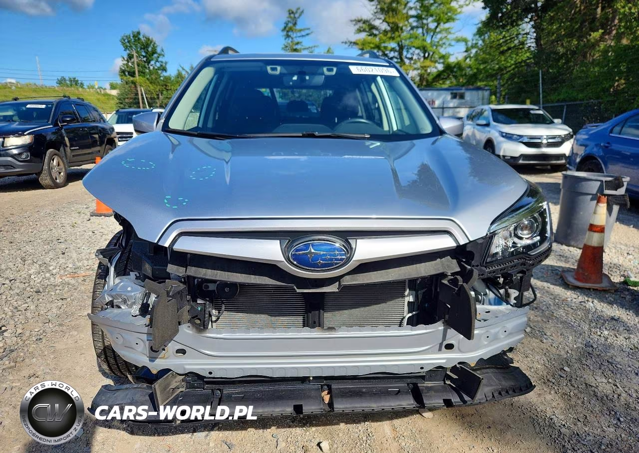 2019 Subaru Forester Premium VIN:JF2SKAGC8KH547810 - 5
