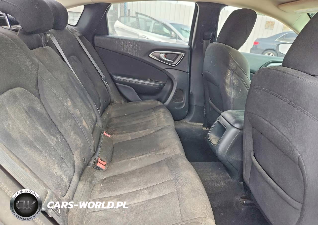 2015 Chrysler 200 Limited VIN:1C3CCCAB8FN637692 - 10
