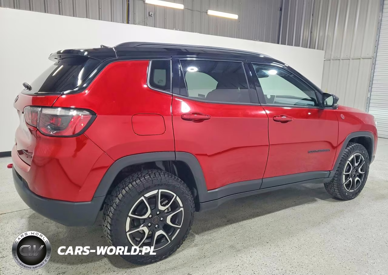 2025 Jeep Compass Trailhawk VIN:3C4NJDDN1ST551298 - 3