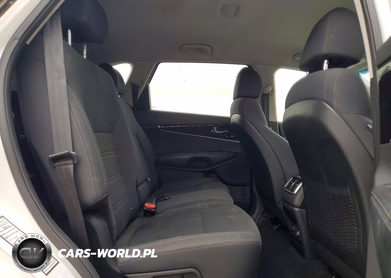 2018 Kia Sorento Lx V6 VIN:5XYPG4A52JG389652 - 11