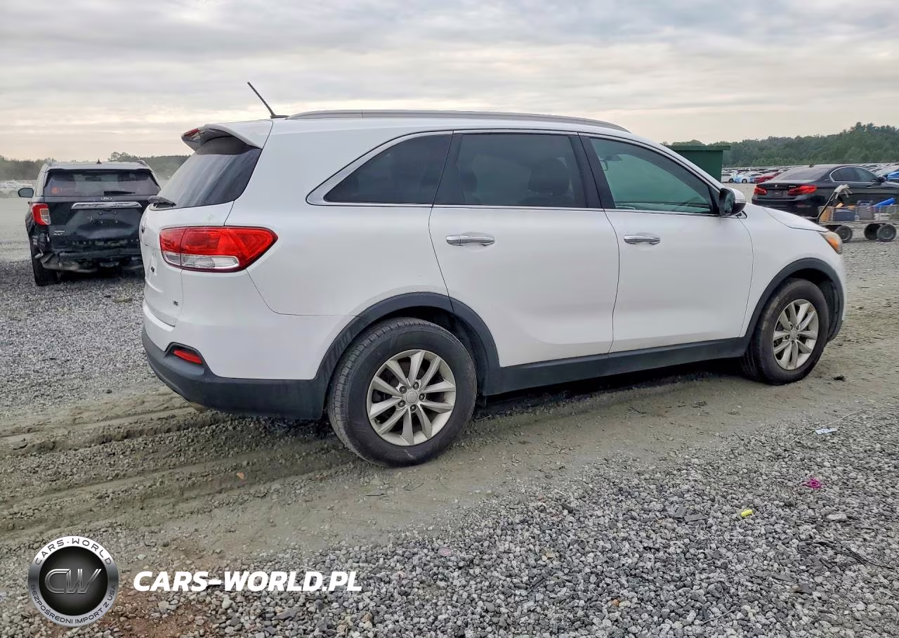 2018 Kia Sorento Lx V6 VIN:5XYPG4A52JG389652 - 3