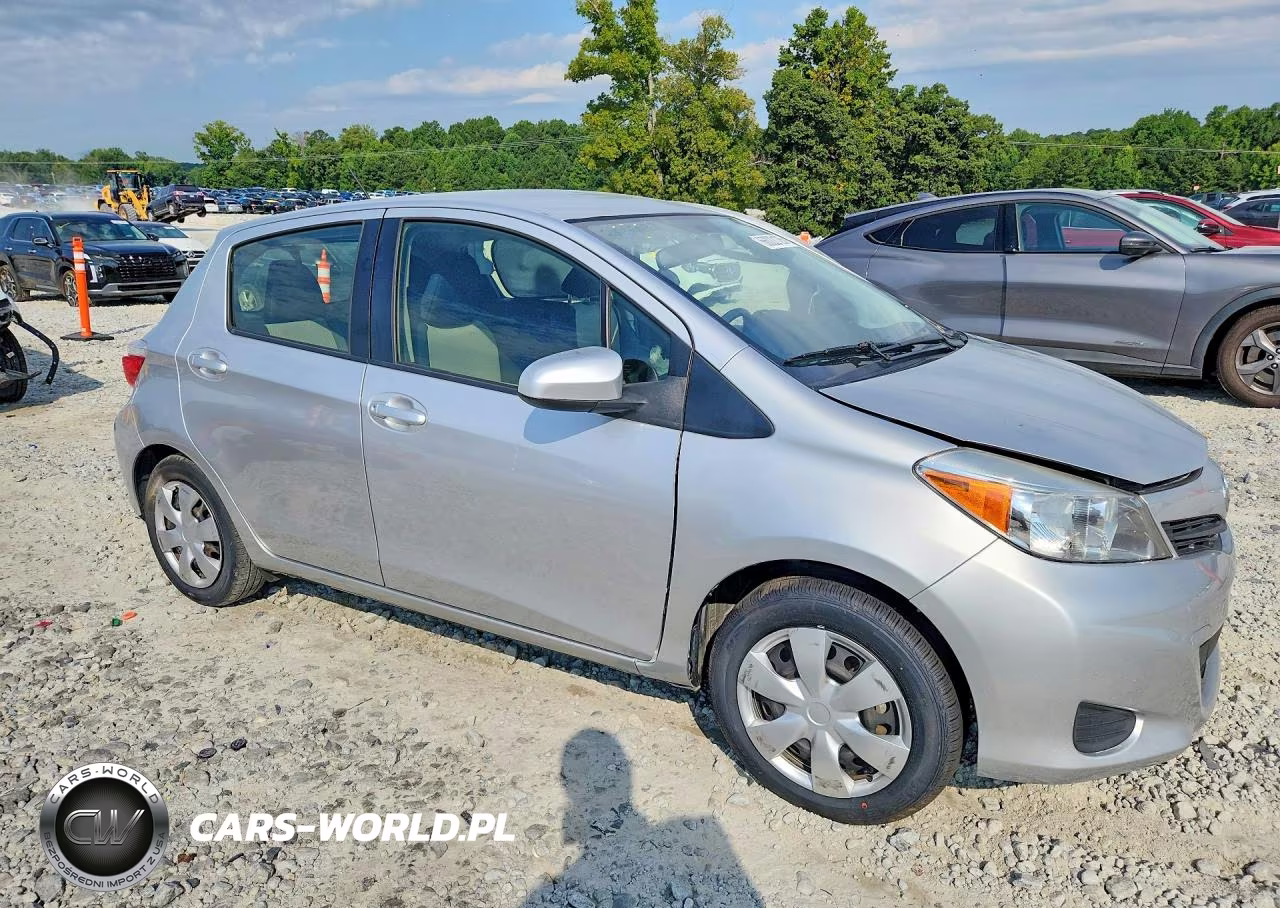 2013 Toyota Yaris 5-Door L VIN:JTDKTUD39DD568256 - 4
