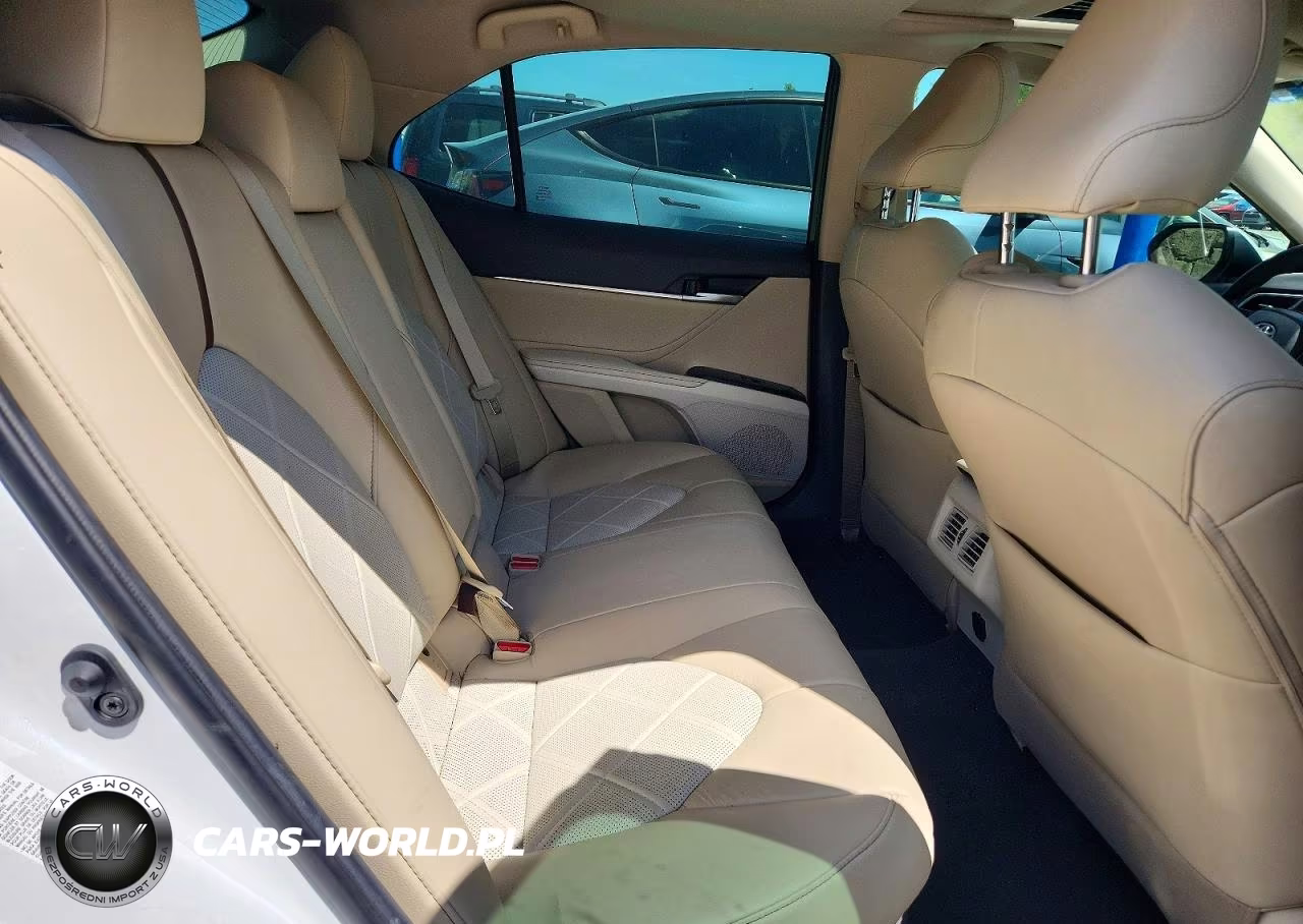 2018 Toyota Camry Hybrid Xle VIN:4T1B21HK3JU508712 - 10
