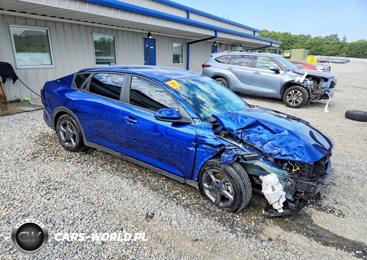 2025 Kia K4 Lxs VIN:3KPFT4DE0SE135021 - 4