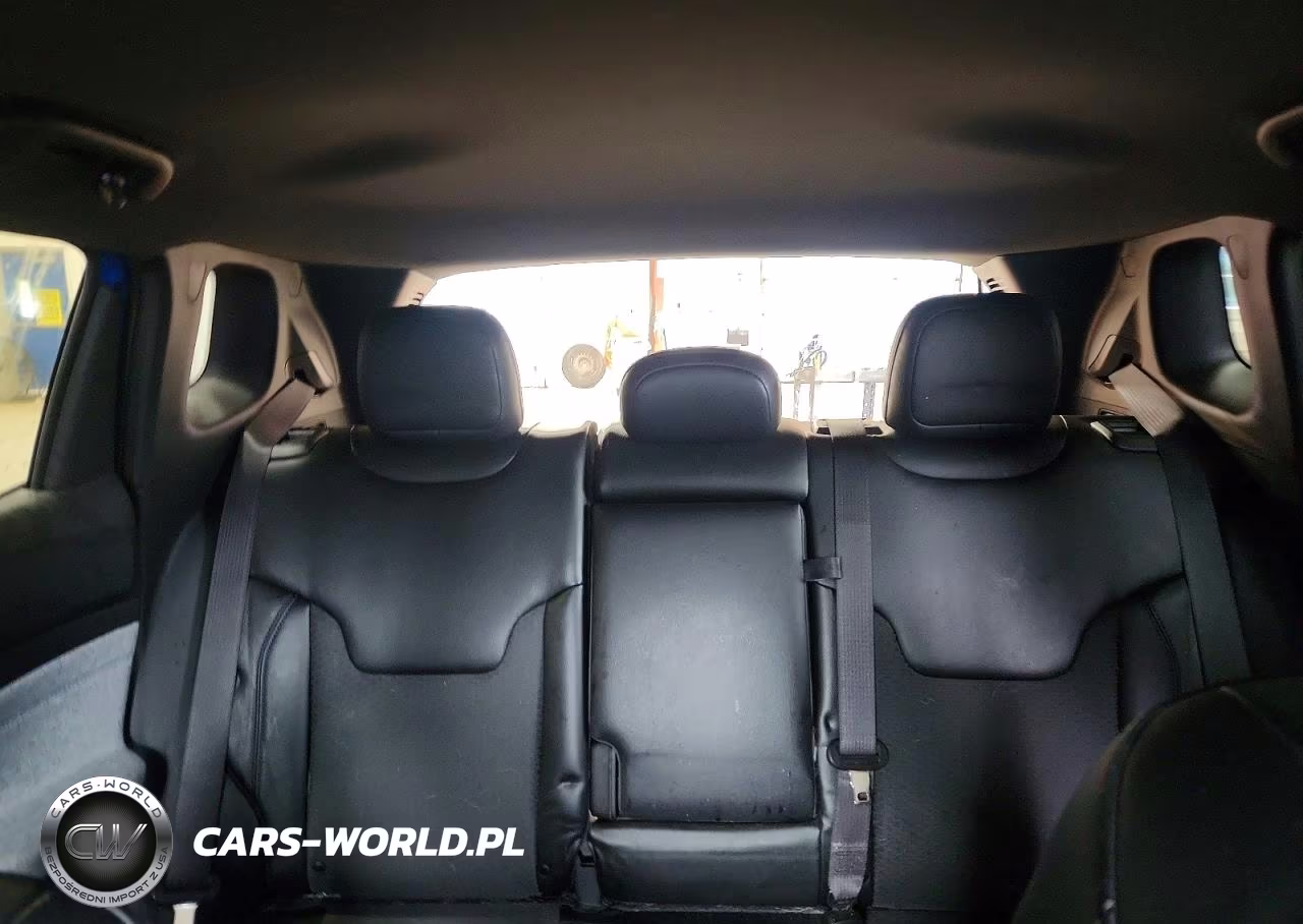 2023 Jeep Compass Latitude VIN:3C4NJDBN9PT550328 - 10