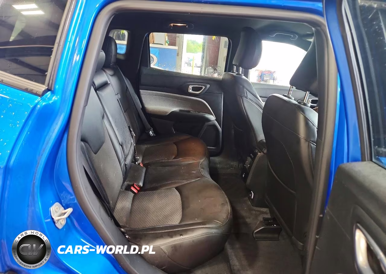 2023 Jeep Compass Latitude VIN:3C4NJDBN9PT550328 - 11