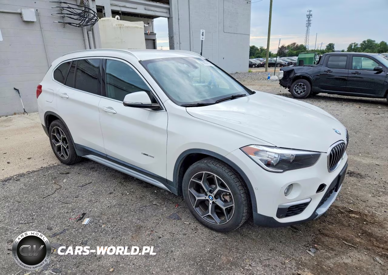 2018 BMW X1 Sdrive28I VIN:WBXHU7C35J5H42362 - 4