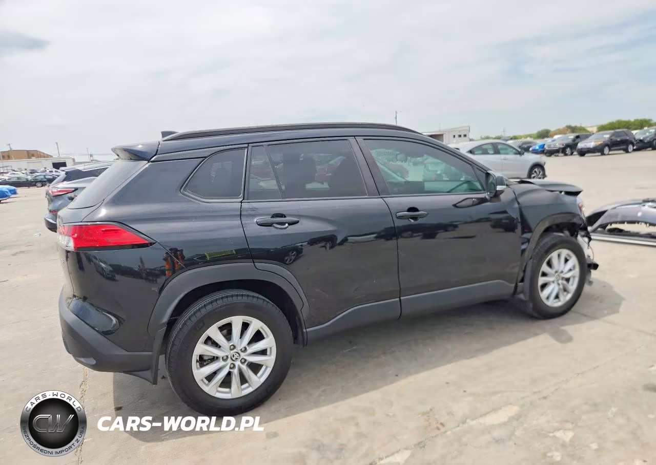 2023 Toyota Corolla Cross Le VIN:7MUCAAAGXPV070145 - 3
