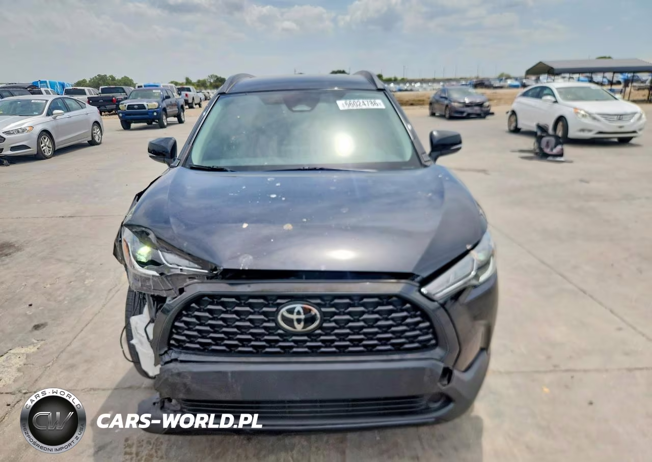 2023 Toyota Corolla Cross Le VIN:7MUCAAAGXPV070145 - 5