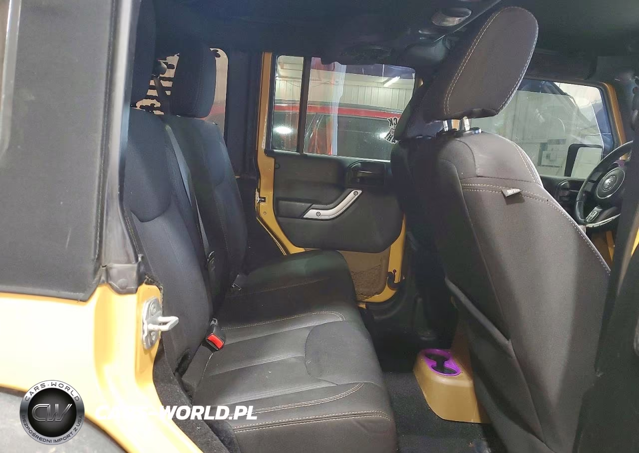 2014 Jeep Wrangler Unlimited Sahara VIN:1C4HJWEG3EL136394 - 10