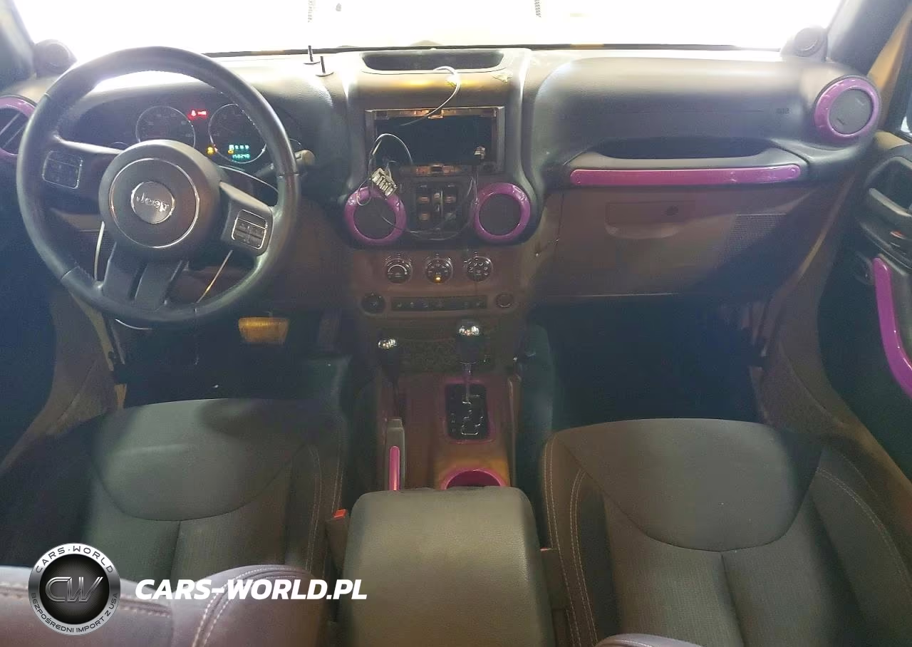 2014 Jeep Wrangler Unlimited Sahara VIN:1C4HJWEG3EL136394 - 8