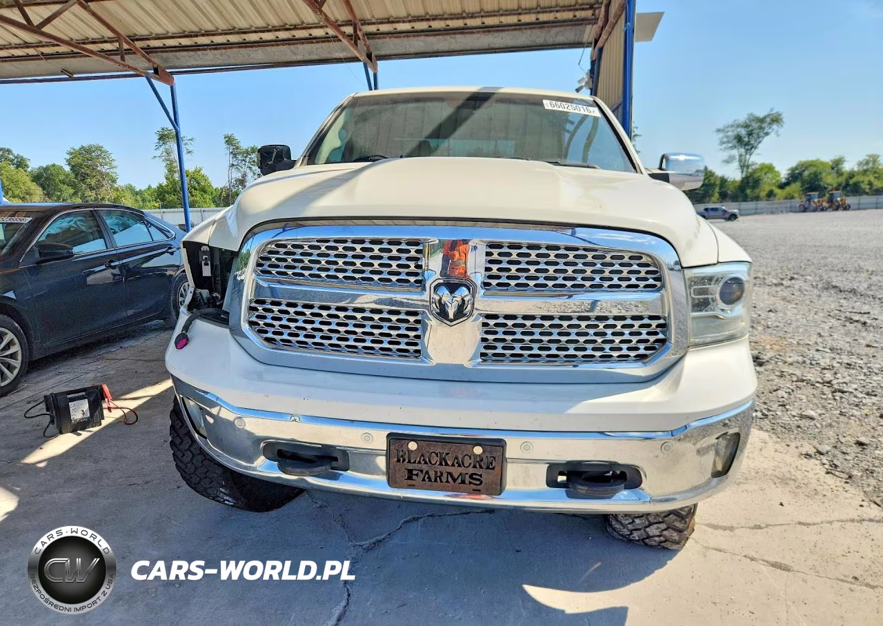 2017 Ram 1500 Laramie VIN:1C6RR7NT6HS613238 - 5
