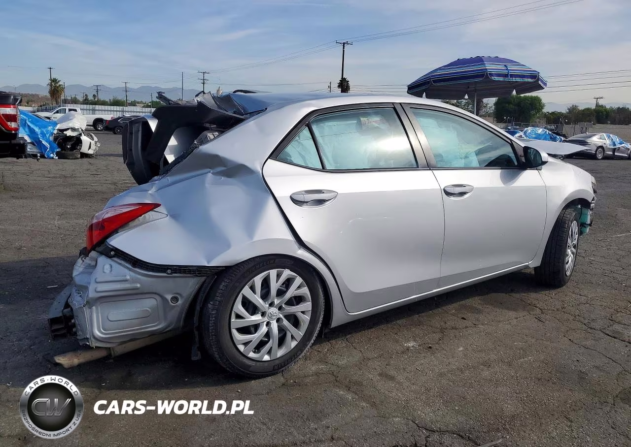 2017 Toyota Corolla Le VIN:5YFBURHE9HP679771 - 3