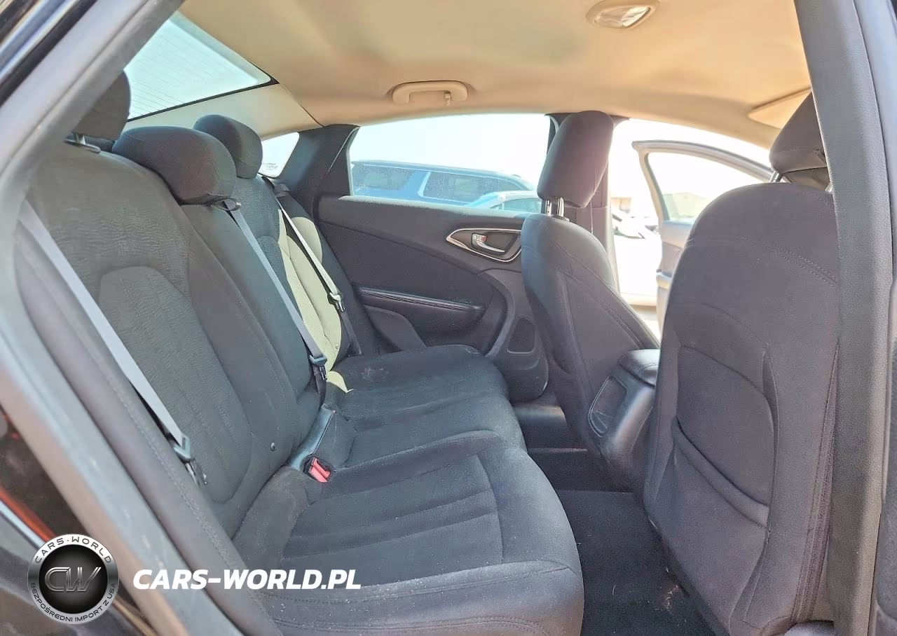 2015 Chrysler 200 Limited VIN:1C3CCCAB3FN616393 - 10
