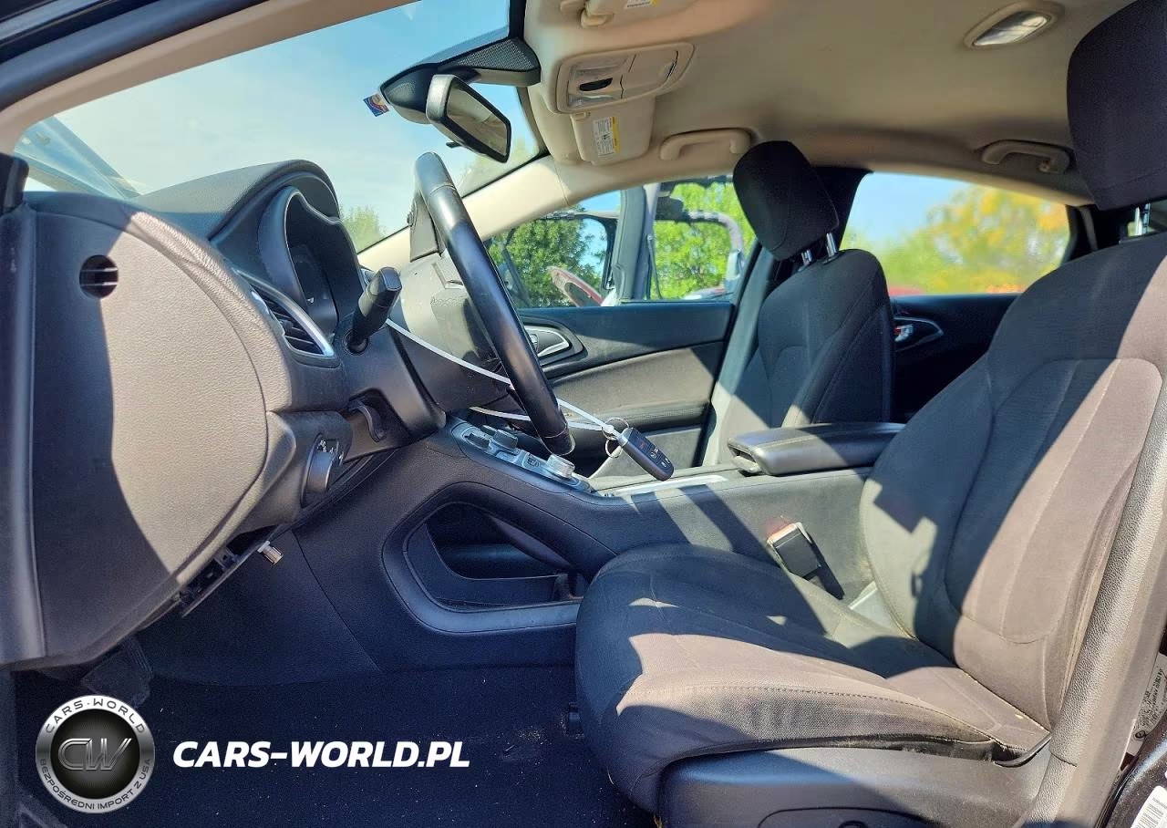 2015 Chrysler 200 Limited VIN:1C3CCCAB3FN616393 - 7