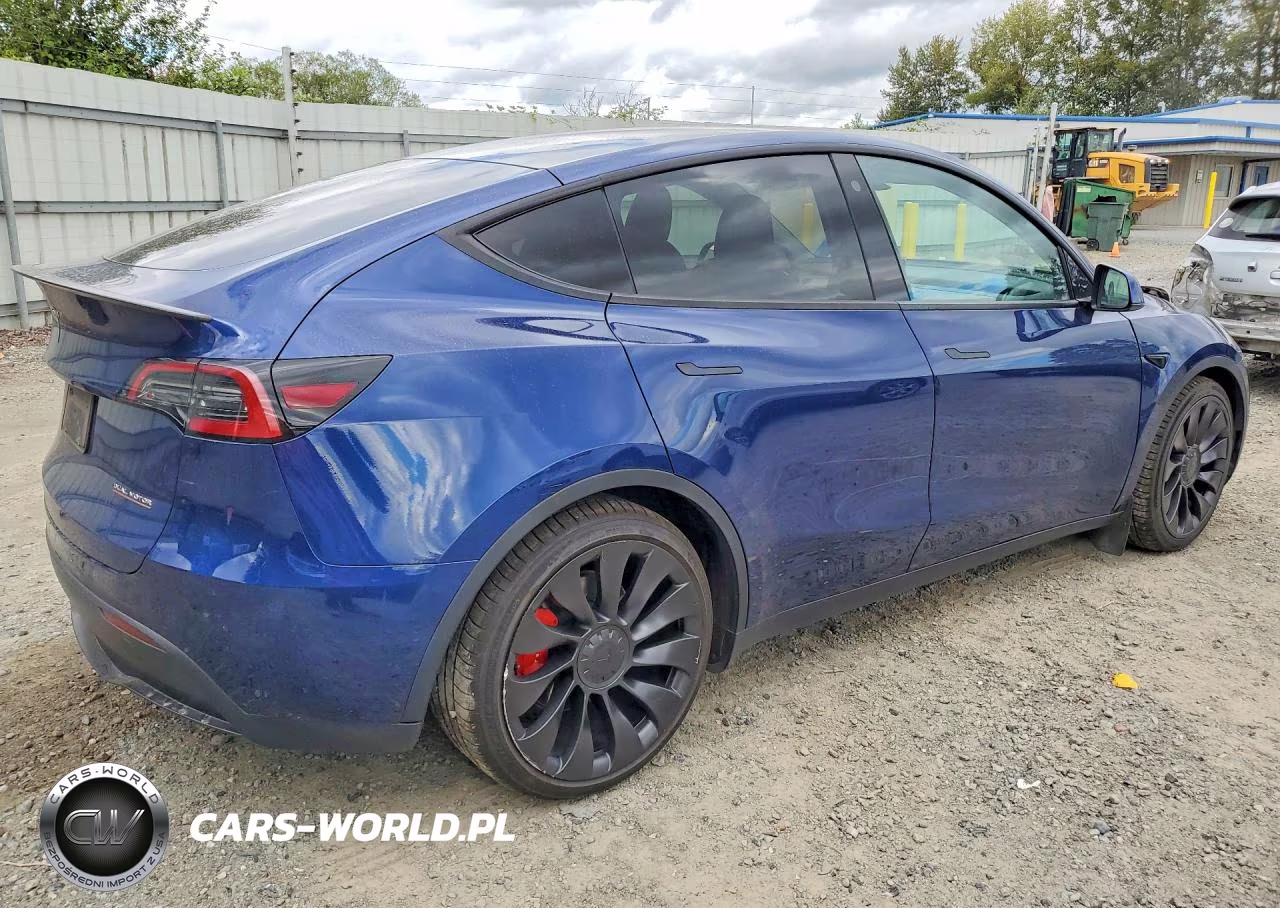 2022 Tesla Model Y VIN:7SAYGDEF0NF357712 - 3