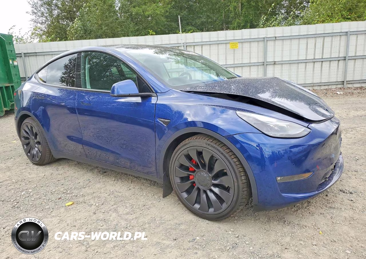 2022 Tesla Model Y VIN:7SAYGDEF0NF357712 - 4